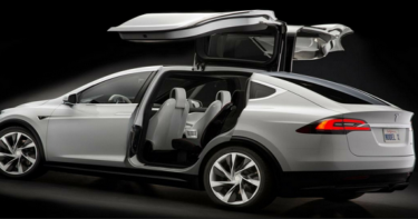 Membajak Mobil Listrik Tesla X