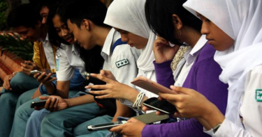 Viral, 2 Pelajar Di Bondowoso Alami Gangguan Jiwa Akibat Kecanduan Smartphone Viral, 2 Pelajar Di Bondowoso Alami Gangguan Jiwa Akibat Kecanduan Smartphone