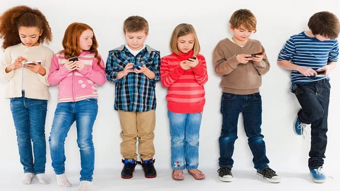 #4 Tips Atasi Kecanduan Sosial Media Facebook #4 Tips Atasi Kecanduan Sosial Media Facebook