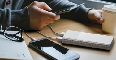 Bandara Soekarno-Hatta Larang Penumpang Membawa Power Bank, Ini Alasannya