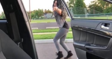 Apa Itu kiki Challange, Aksi Joget Di Samping Mobil Yang Sedang Viral Di Instagram Apa Itu kiki Challange, Aksi Joget Di Samping Mobil Yang Sedang Viral Di Instagram