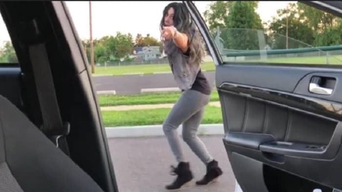 Apa Itu kiki Challange, Aksi Joget Di Samping Mobil Yang Sedang Viral Di Instagram Apa Itu kiki Challange, Aksi Joget Di Samping Mobil Yang Sedang Viral Di Instagram