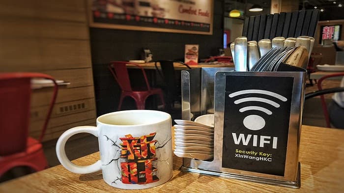 Tips Aman Internetan Pada Hotspot WiFi Gratisan 4 Tips Aman Ketika Internetan Dengan Wi-Fi Publik