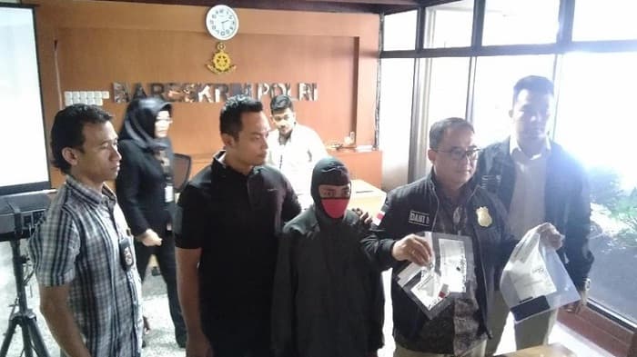 Zimia, Peretas Situs KPU Jabar Di Tangkap Polisi Zimia, Peretas Situs KPU Jabar Di Tangkap Polisi