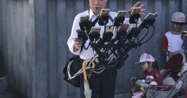 Greget, Kakek 70 Tahun Ini Main Game Pokomen Go Di 11 Ponsel Sekaligus