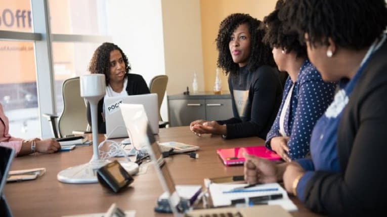 5 Manfaat Mengelola Data Karyawan dengan Aman melalui Aplikasi HR