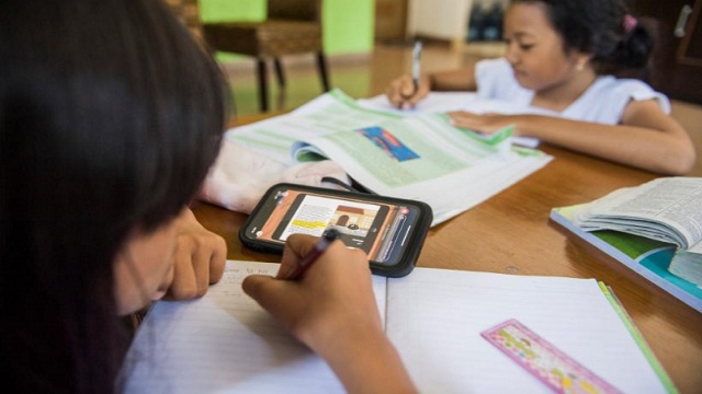 Bantu Pelajar, Pemerintah Akan Beri Subsidi Pulsa untuk Belajar Online
