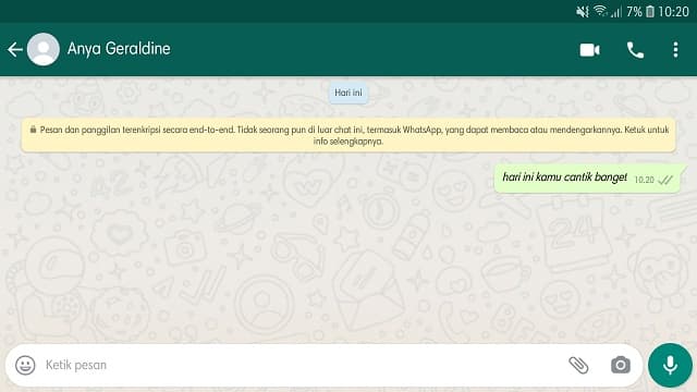 Begini Cara Membuat Tulisan di WhatsApp Jadi Miring