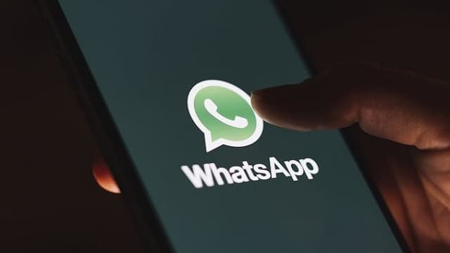 Cara Mengatasi WA Keluar Sendiri Tiba-tiba