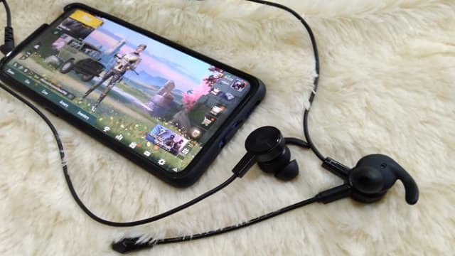 Earphone gaming terbaik store untuk pubg mobile