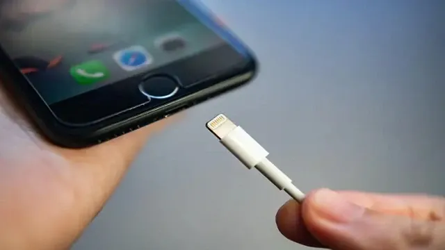 Apple Ingatkan Pengguna Jangan Isi Baterai iPhone Hingga 100%