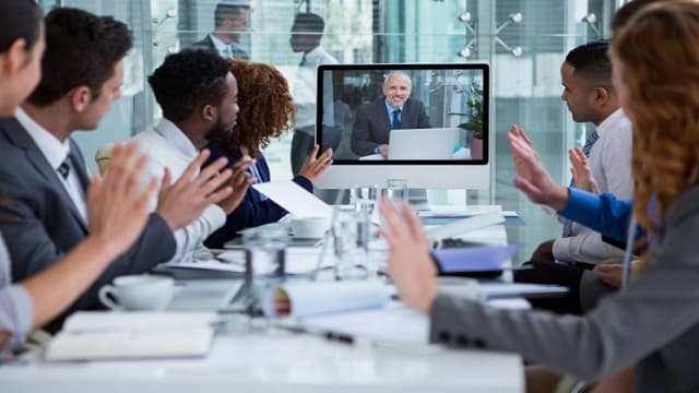 Perbedaan Video Conference Dan Video Chat