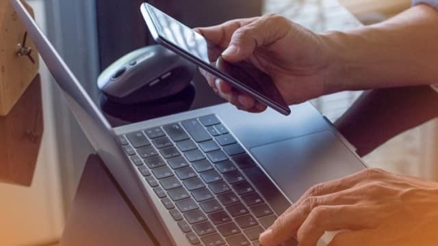 Begini Cara Memindahkan Foto dari Hp ke Laptop