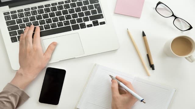 Aplikasi Parafrase Online Terbaik yang Bisa Anda Coba