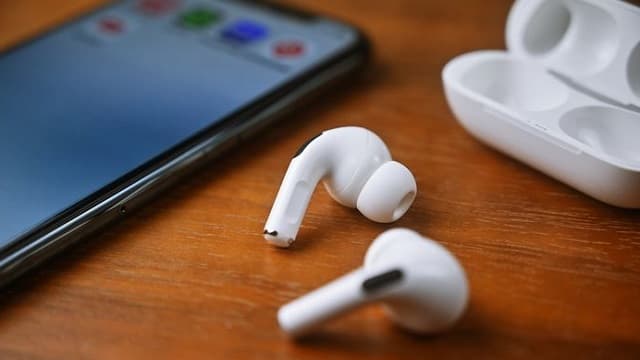 headset bluetooth Panduan Cara Pakai Headset Bluetooth di Smartphone